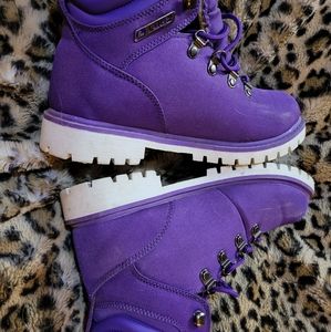 Womes sixe.6.5 purple lugz